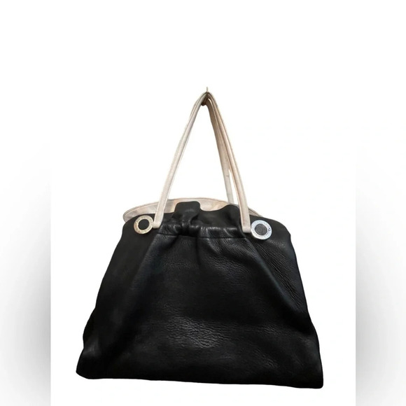 RARE LUX | Bvlgari Calfskin Tote - Picture 8 of 15